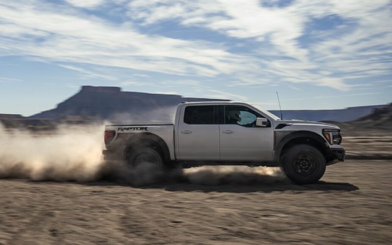 Upgrade Your Commute with the 2025 Ford F-150 XLT near Eustace, TX