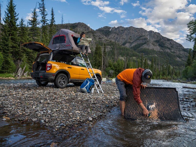 23 Ford Bronco Utility Main