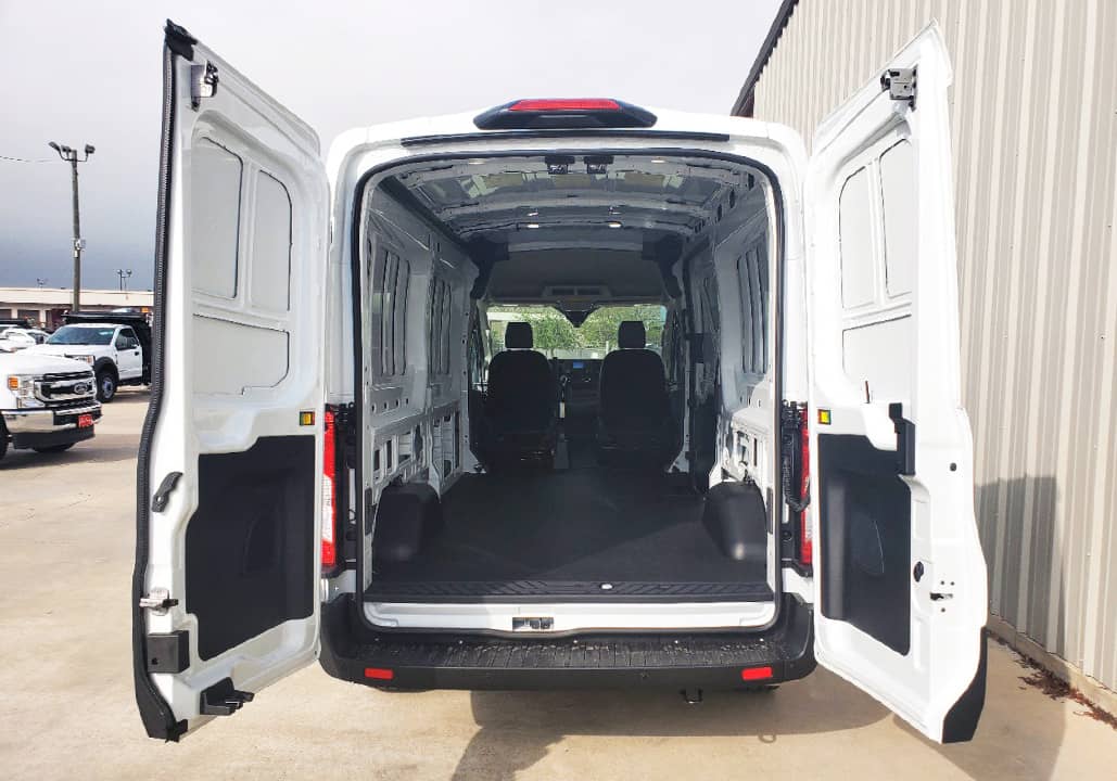 Interior Transit 250 Medium Roof Cargo Van