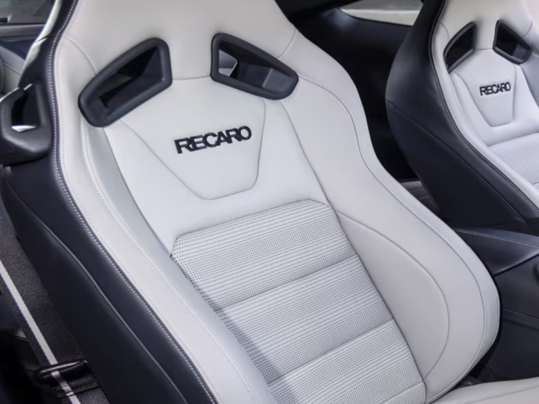 2025 Ford Mustang Seats