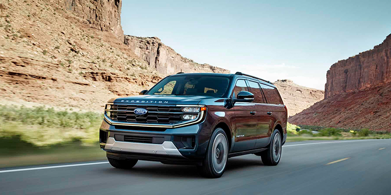 2025 Ford Expedition XLT Vs. Limited: Feature Comparison