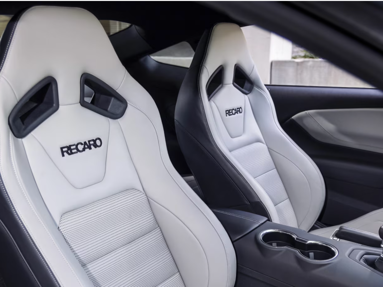 2025 Ford Mustang Seats