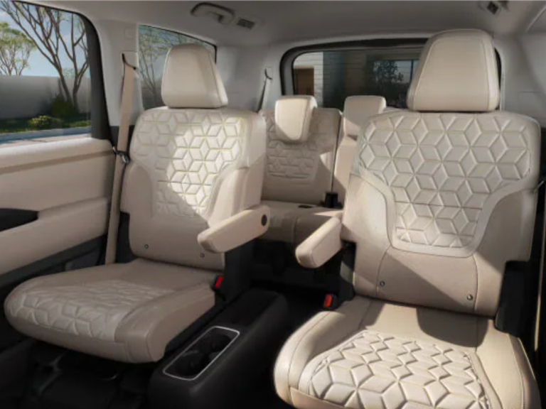 2025 Nissan Armada Seats