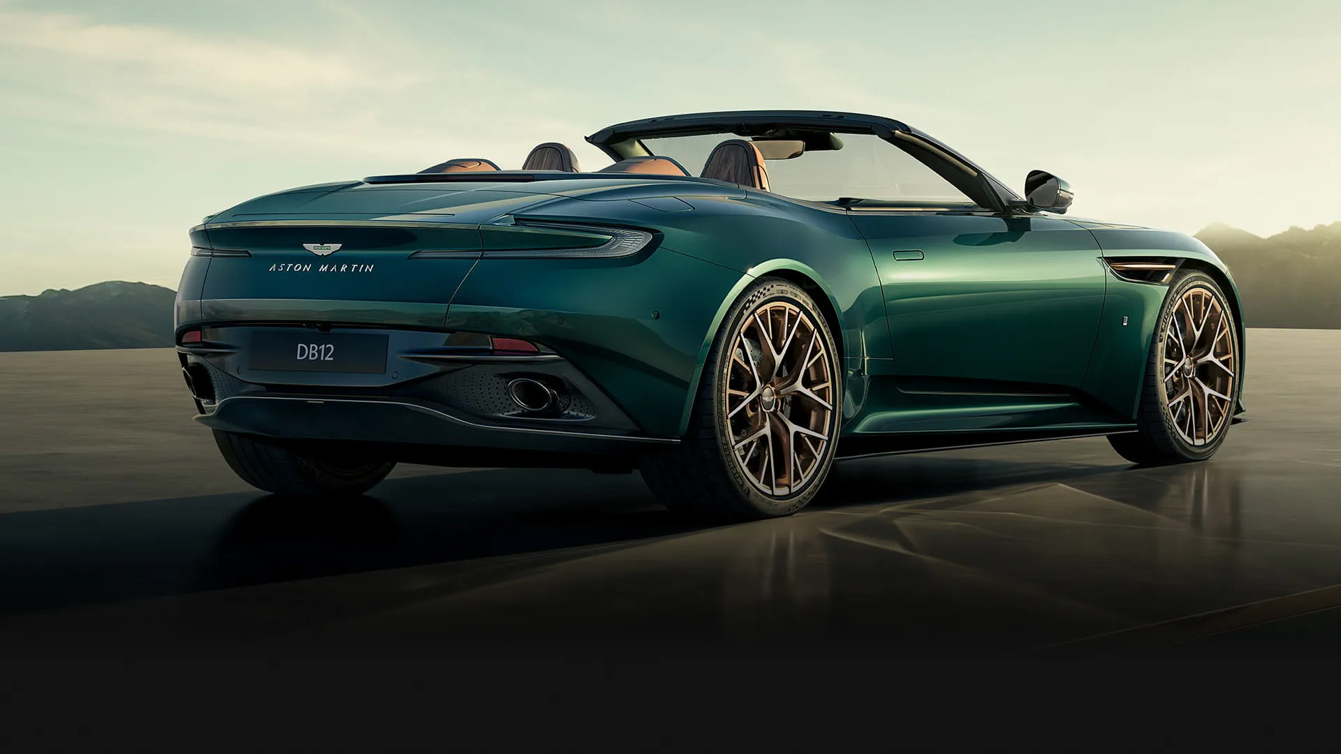 V60 Hero Exterior Desktop Final