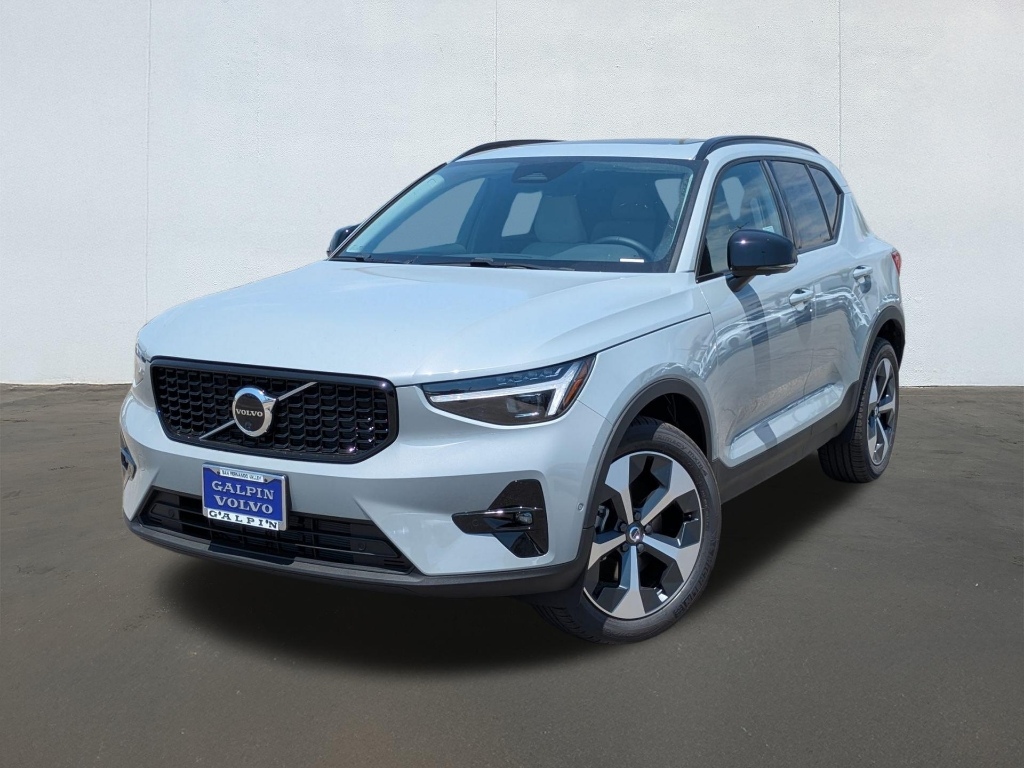 New 2026 Volvo Xc40 B5 Plus