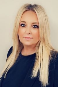 Debbie-Hansen Debbie-Hansen