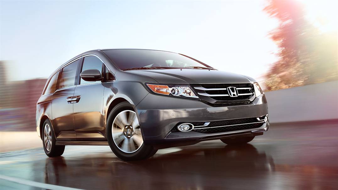 2017 Honda Odyssey front view gray exterior 2017 Honda Odyssey front view gray exterior