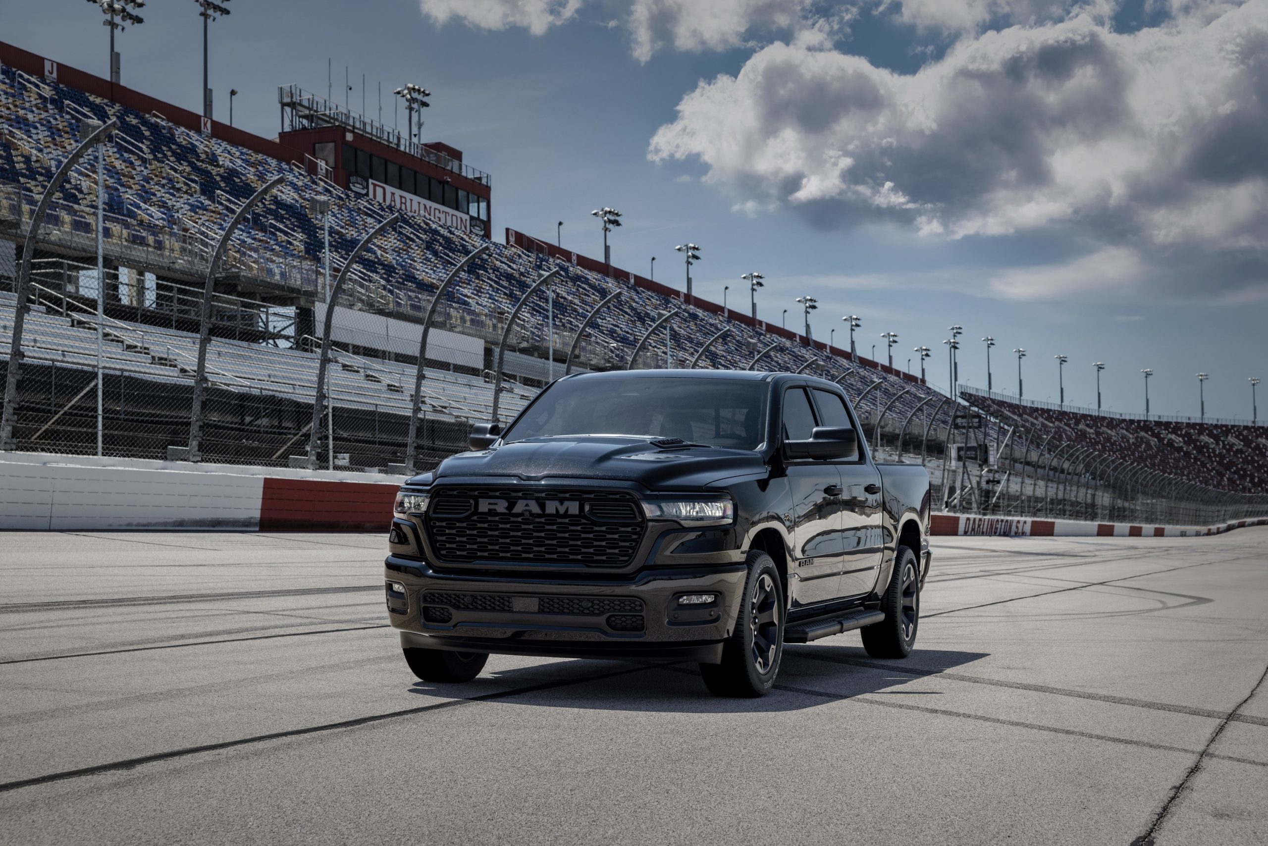 2026 Ram 1500 Black Express with HEMI® V-8 front 3/4 2026 Ram 1500 Black Express With Hemi® V 8 Front 3/4