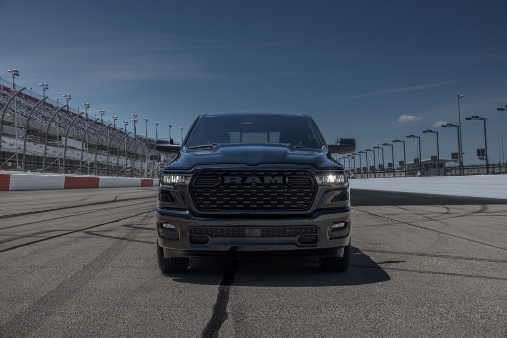 2026 Ram 1500 Black Express With Hemi® V 8 Front