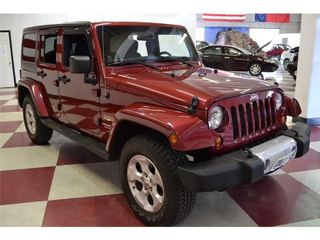 burgundy jeep wrangler