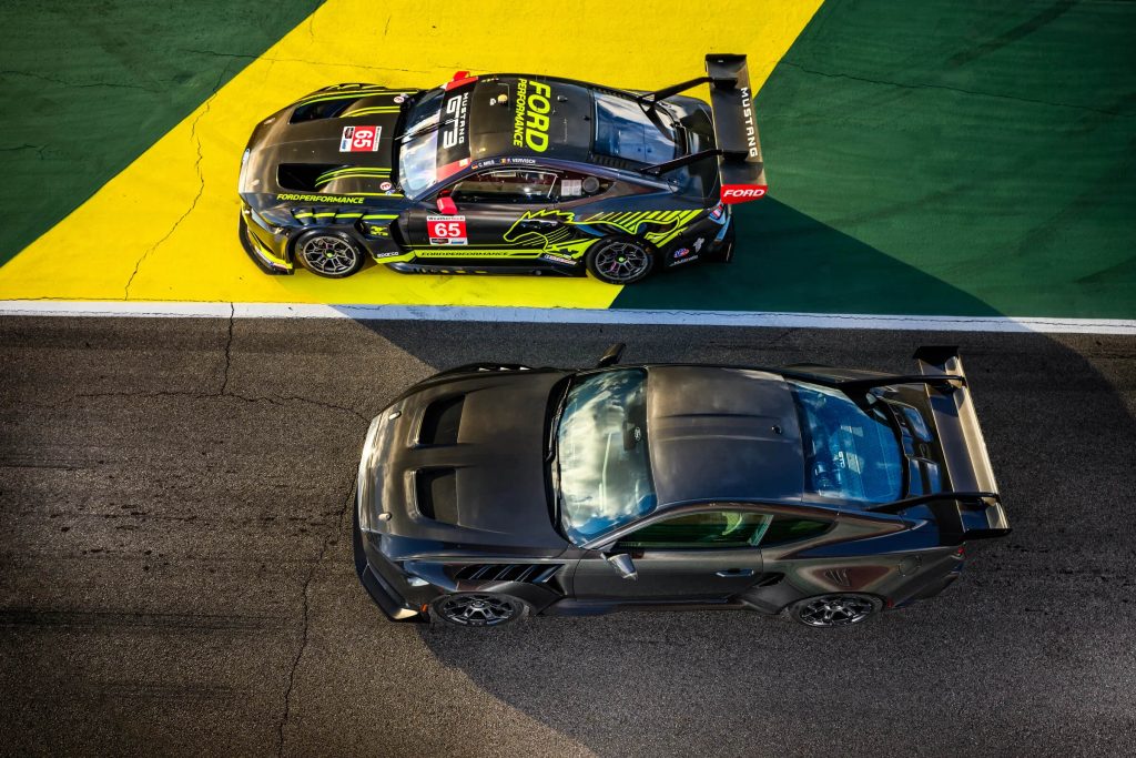 Ford Racing Mustang (1)