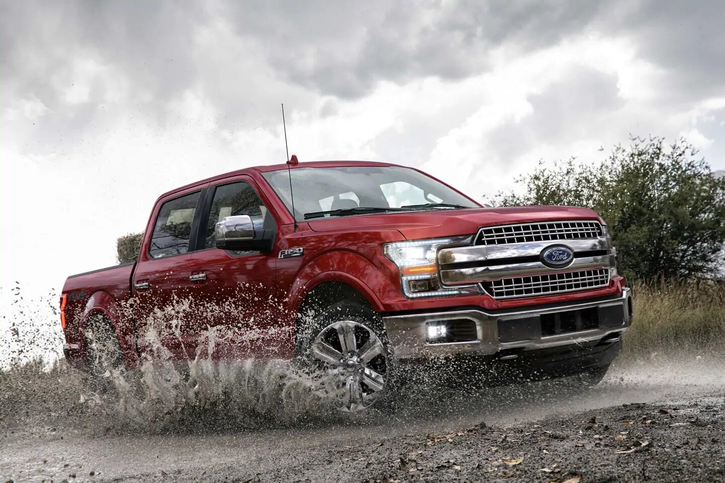 Roesch Ford has a large inventory of Ford-150 vehicles in Bensenville, IL