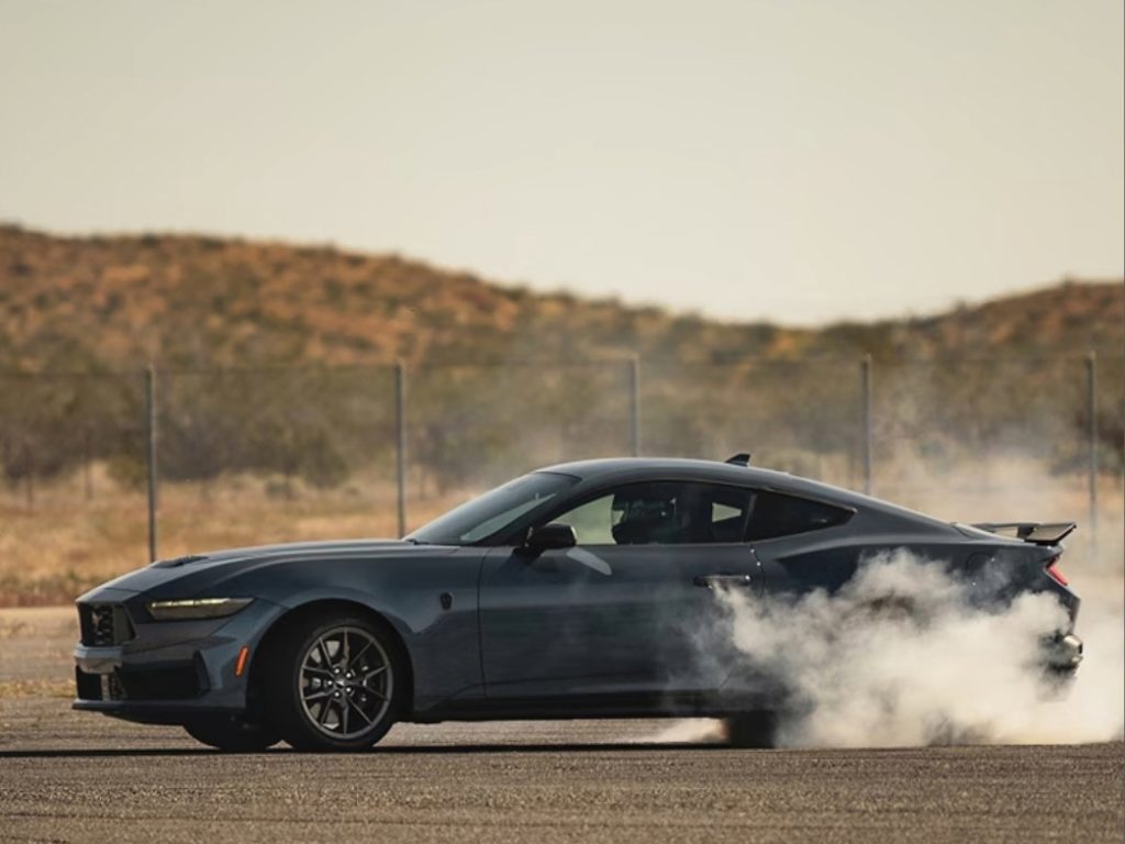 25 Ford Mustang