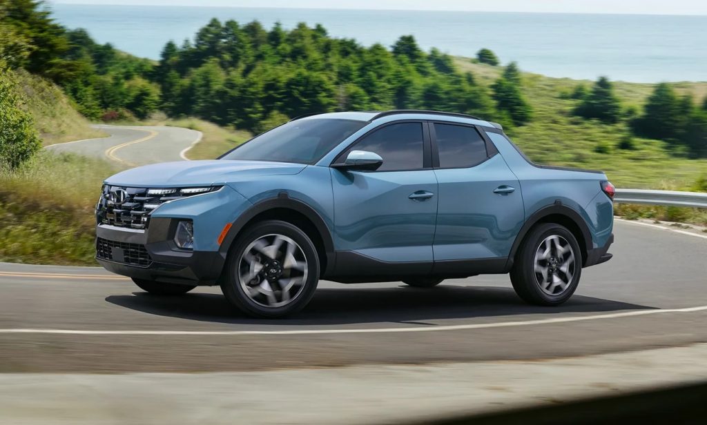 2023 Ford Maverick vs 2023 Hyundai Santa Cruz Walker Ford