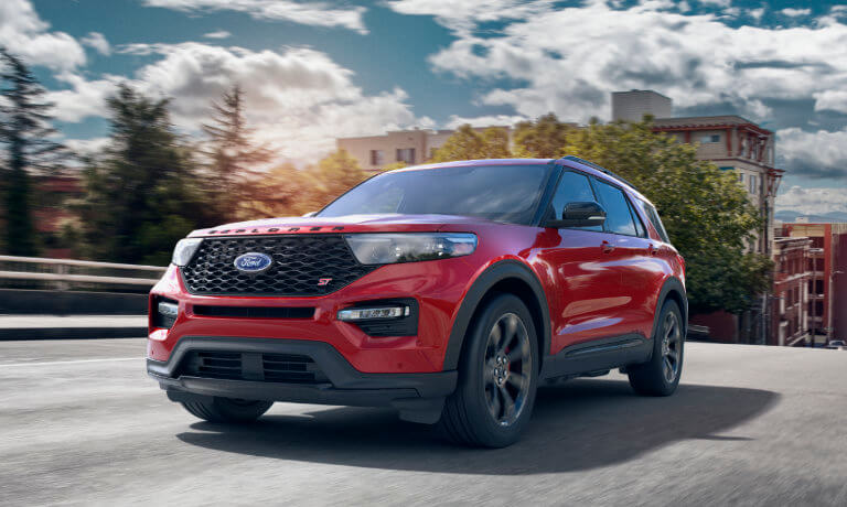 2020 Ford Explorer exterior head on city hill